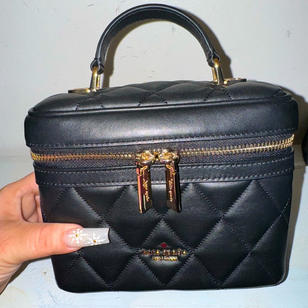 Kate Spade    Quilted trunk crossbody  bag